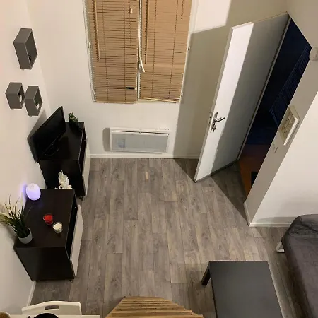 Studio Avec Mezzanine Independant Dans Un Pavillon アパート *